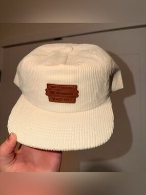 NWT- unisex one size 
Stanley Cream Corduroy Cap – Built for Life construction